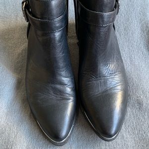 Circus Sam Edelman black and white leather boots
